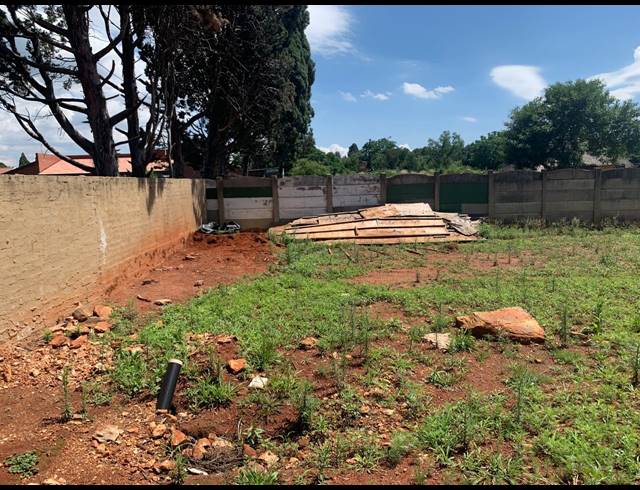 1,000M² VACANT LAND FOR SALE IN HENLEY ON KLIP